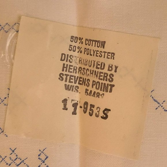 NWT Set of 2 Pillow Cases with Cross-Stitch Pattern - Picture 6 of 7